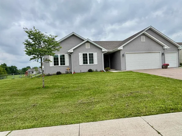 205 Sundance Trl, Capron, IL 61012