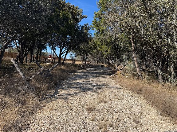 5th image of 523 Kahn Rd