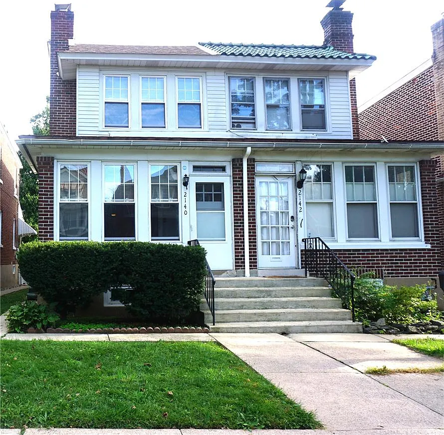 3 bed, 1.0 bath, 1536 sqft, $2,300 — Photo 1