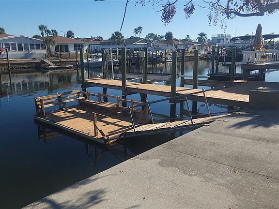 2nd image of 3907 Floramar Ter