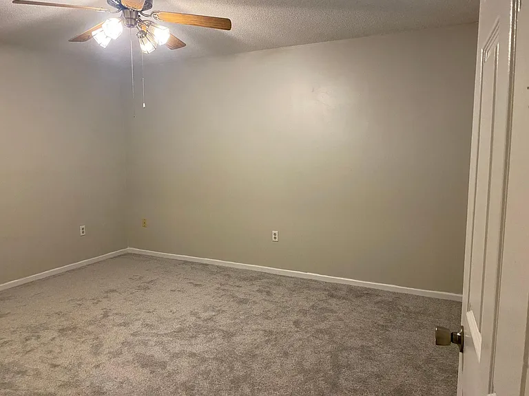 1801 Northlake Dr — Photo 11