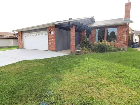 37 NW Buttercup Ct SE, Medicine Hat, AB T1B 2G9