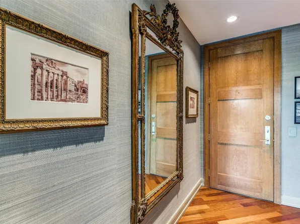 5320 E Mockingbird Ln #L201, Dallas, TX 75206