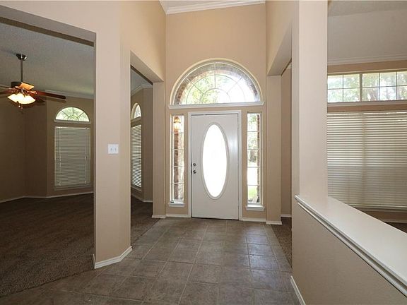 4th image of 8806 Lakeport Dr