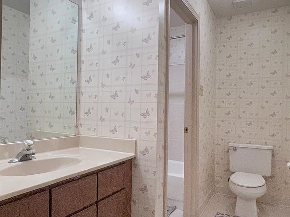 3rd image of 2964 S Pondside Dr