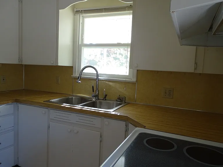 2020 S Euclid Ave — Photo 8