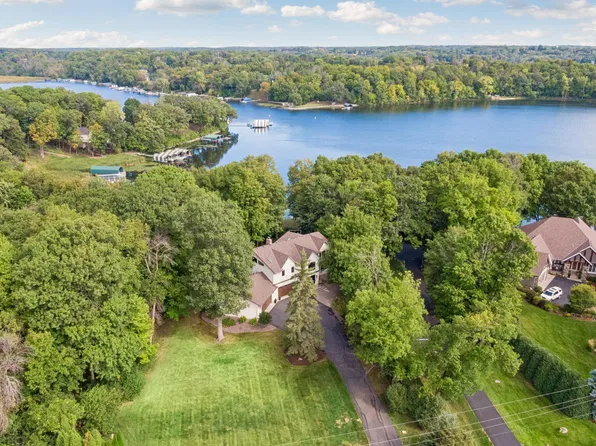 4080 Dahl Rd, Mound, MN 55364