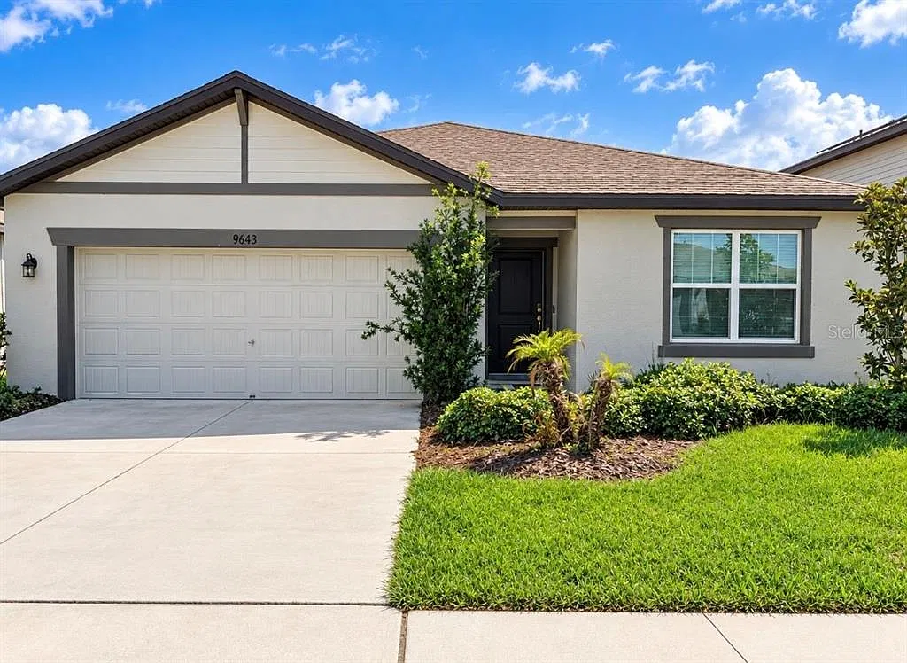 3 bed, 2.0 bath, 1844 sqft, $2,650 — Photo 2