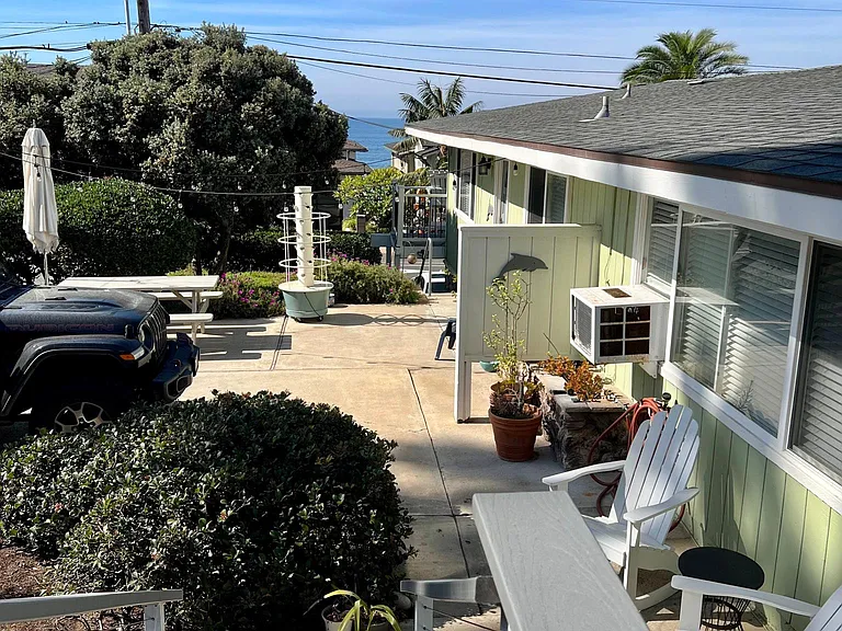 1607 Neptune Ave — Photo 10