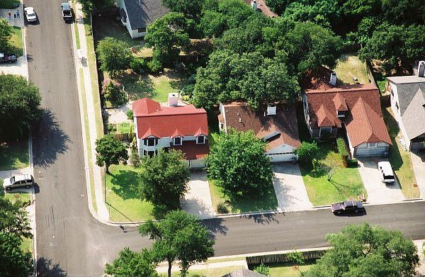 Arial photo from front, taken 05/2006.