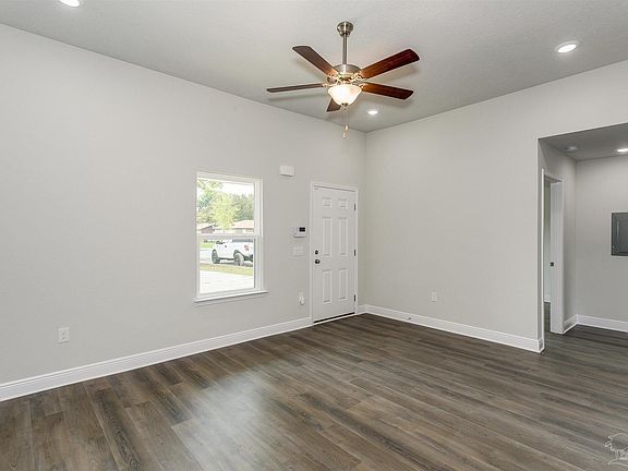 3rd image of 3387 Green Briar Cir