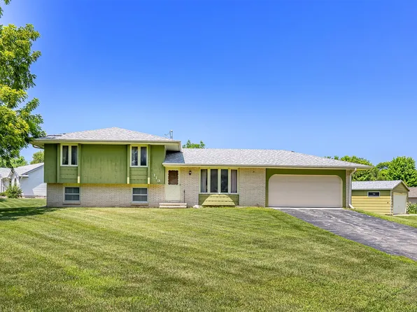 119 4th St, Cambridge, IA 50046