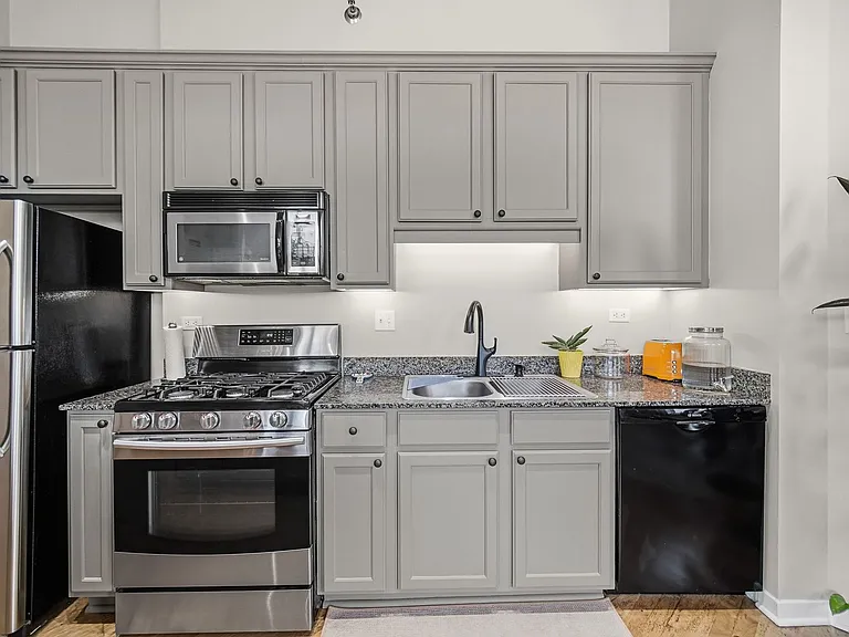 1600 S Indiana Ave #610 — Photo 10