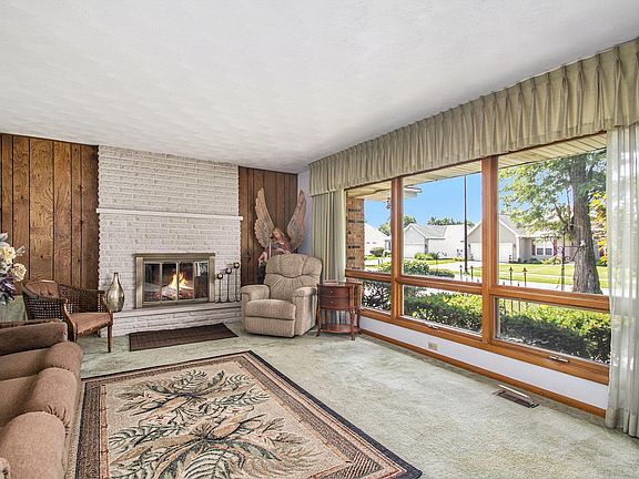 3rd image of 318 Terry Ln