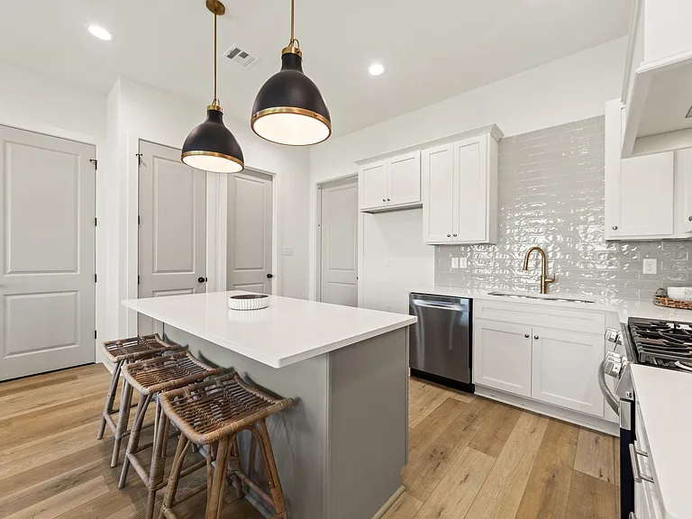 315 Sandstone Ave #205 — Photo 4