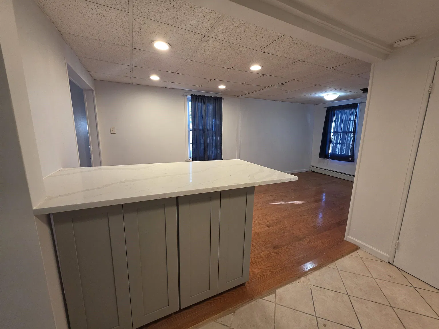 2 bed, 1.0 bath, $1,900 — Photo 2