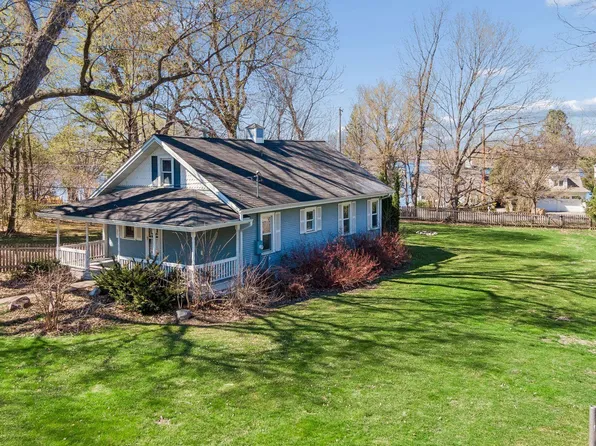 3142 Brooks Ln, Wayzata, MN 55391