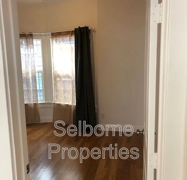 939 International Blvd — Photo 4