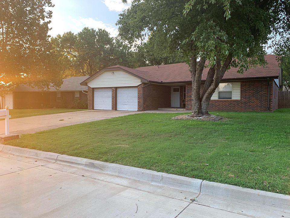1st image of 515 Wood Hollow Ln