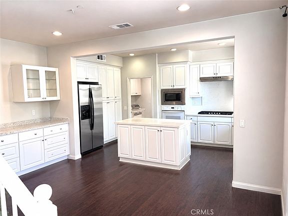 3rd image of 15563 Jasmine Pl