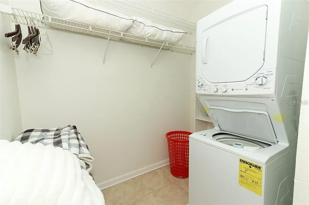 5 bed, 6.0 bath, 2735 sqft, $9,900 — Photo 3