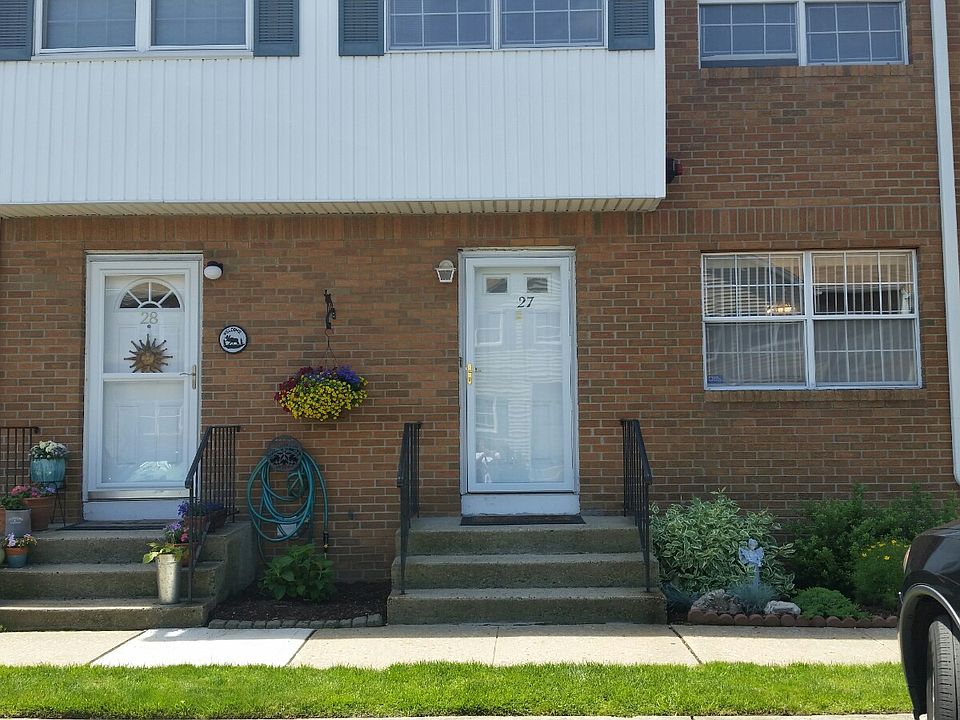 1st image of 98-27 S Franklin Ave