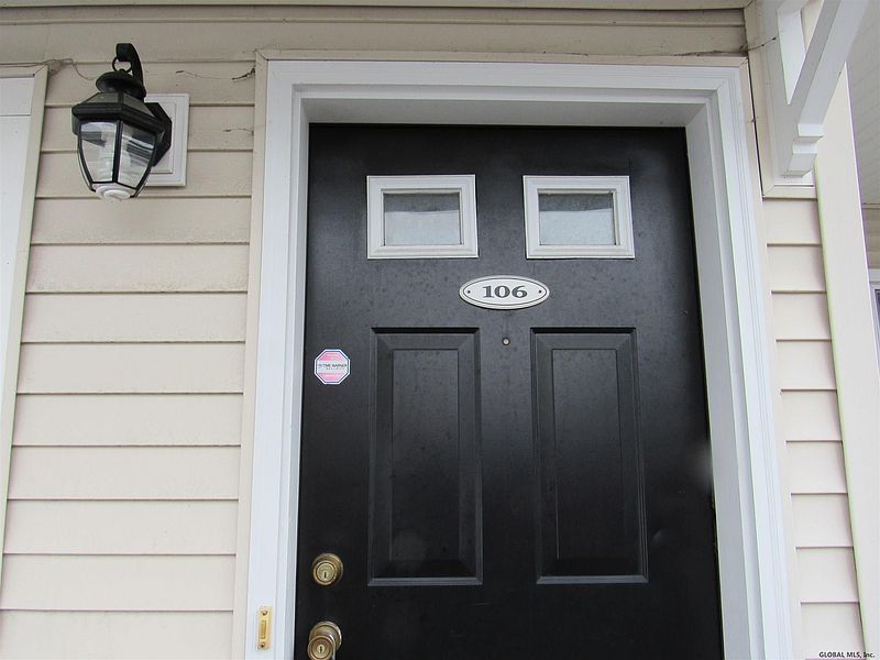 3rd image of 106 N RIDGE #106