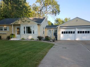 819 Old Marion Rd NE, Cedar Rapids, IA 52402