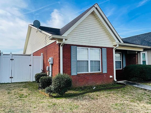 3rd image of 3225 Fieldstone Dr SW