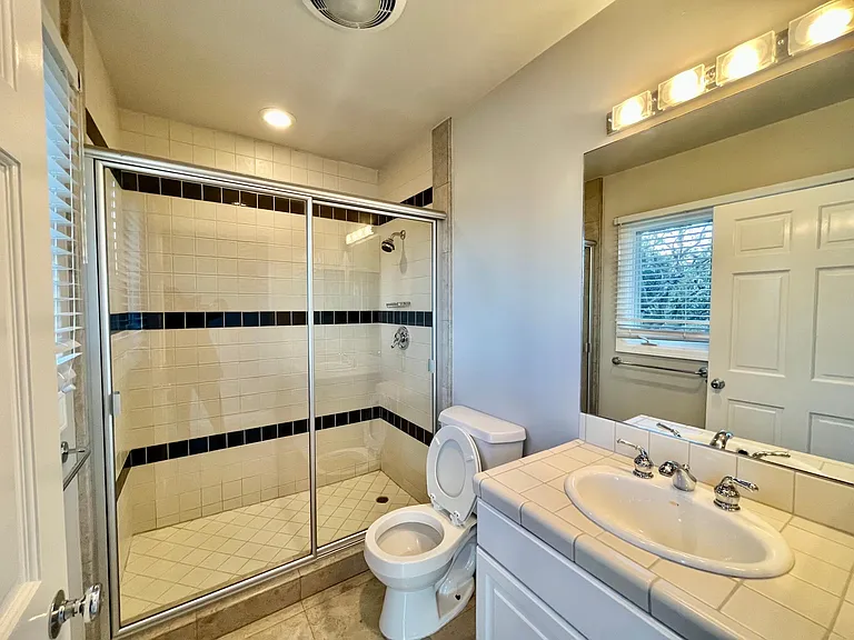 16972 Oak View Dr — Photo 6