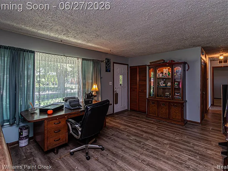 20510 Luna St — Photo 11