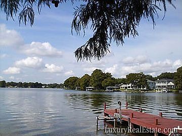5th image of 567 Lake Front Blvd