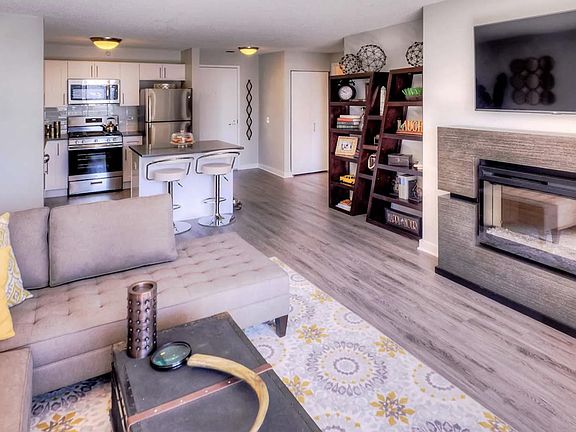 2nd image of 6 W Grand Ave #1105