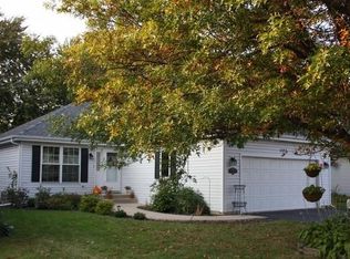 1123 Needham Rd, Naperville, IL 60563