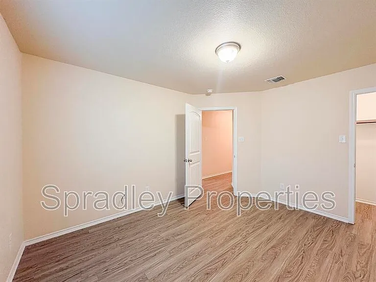 2214 Justice Dr — Photo 12