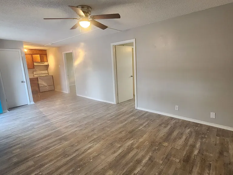 Patriot Apartments — Photo 26