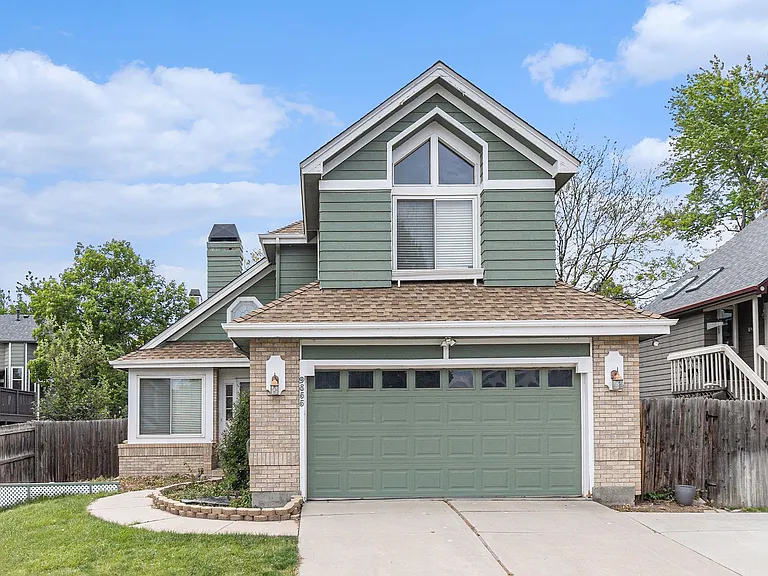 9855 Iris St — Photo 1