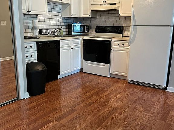 2nd image of 20 Chapman St Unit 302