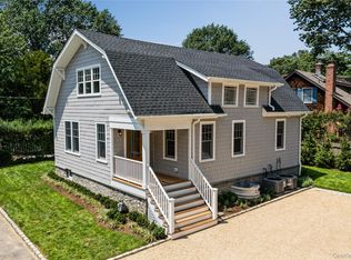 12 Brown St, Sea Cliff, NY 11579