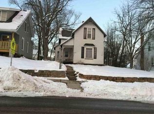 535 4th St, Reedsburg, WI 53959