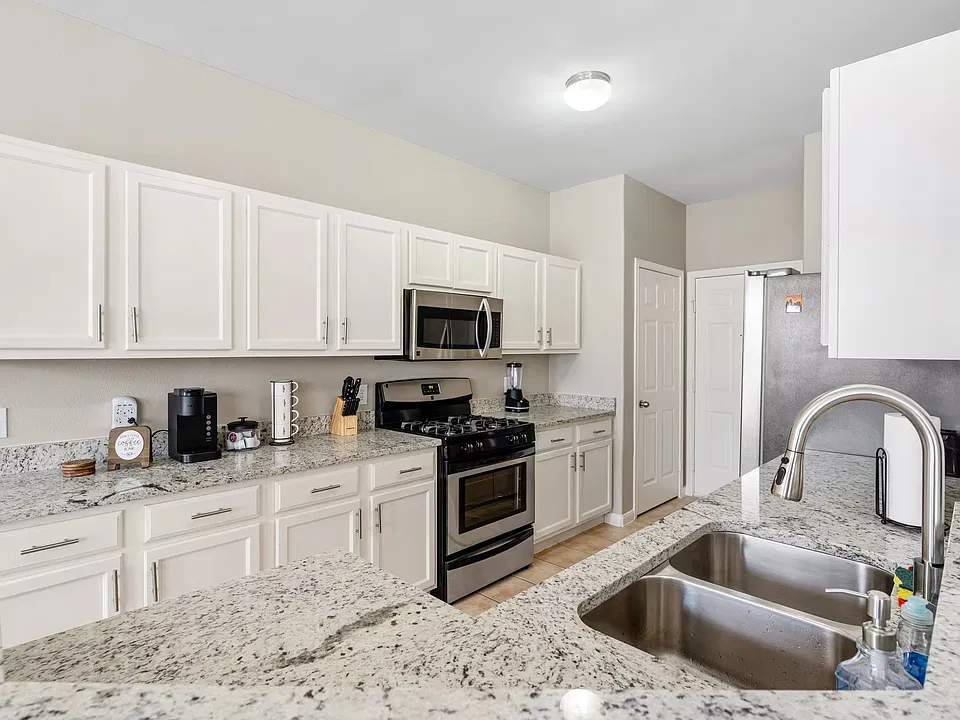 6010 Yorkglen Manor Ln