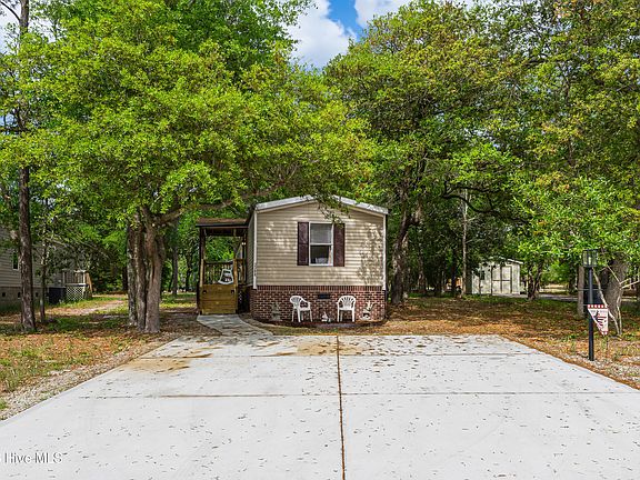 3rd image of 3398 Marlin Drive SE