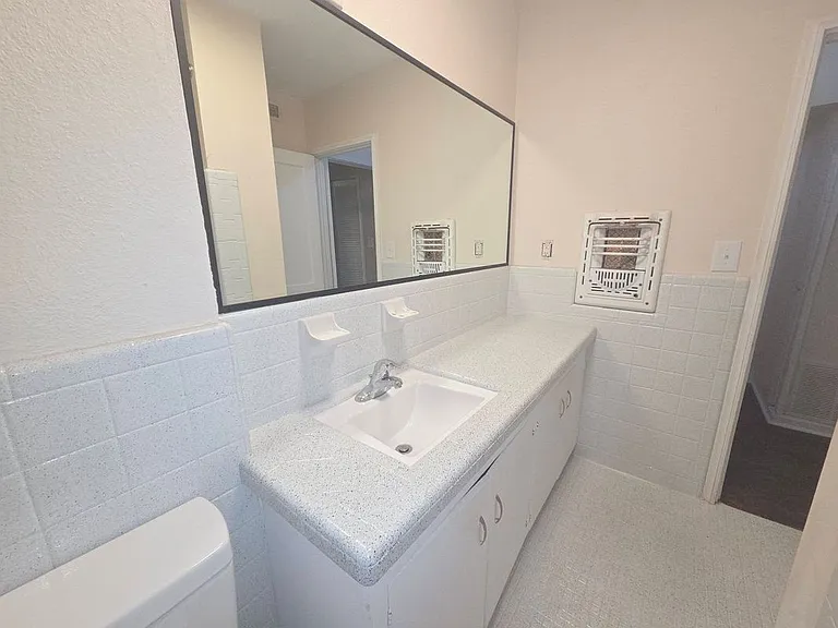 1204 W Lee Ave — Photo 18