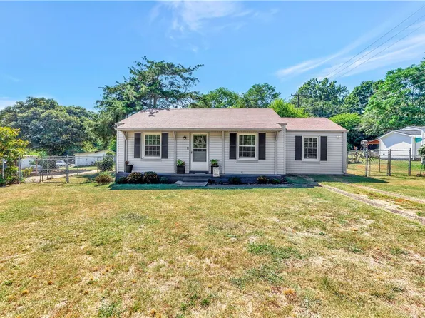 402 S Elm St, Pendleton, SC 29670