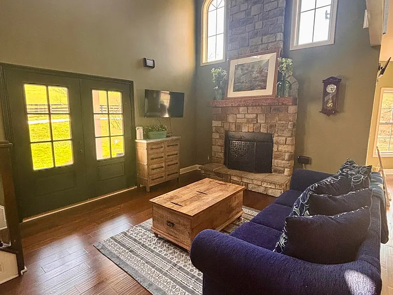 877 Porter Rd — Photo 4