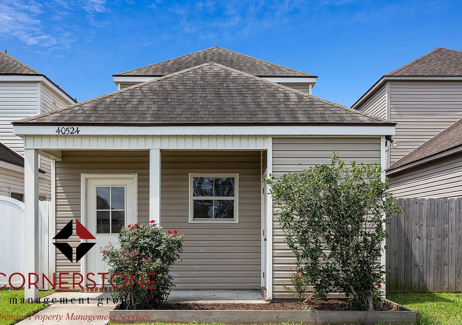 Cozy Cottage in the Heart of Gonzales! — Photo 2
