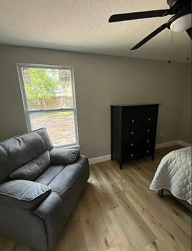 Dresser & Chair - Plato Ave