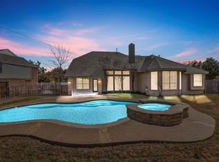 2972 Clubhouse Cir, Burleson, TX 76028