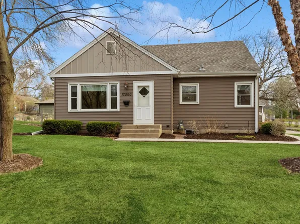 12000 Brenlyn Ln, Minnetonka, MN 55343