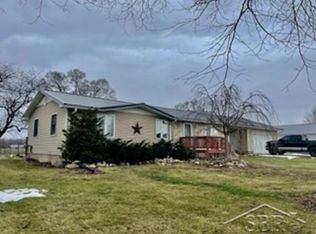 16090 Stuart Rd, Chesaning, MI 48616
